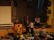 Festempfang 16.05.2009
Verleihung des Bürgerpreises 2009 an Helmut Hoffmann
v. l. Ortsvorsteher Johannes Weißbach, Helmut Hoffmann, Landtagsabgeordnete Uta Windisch